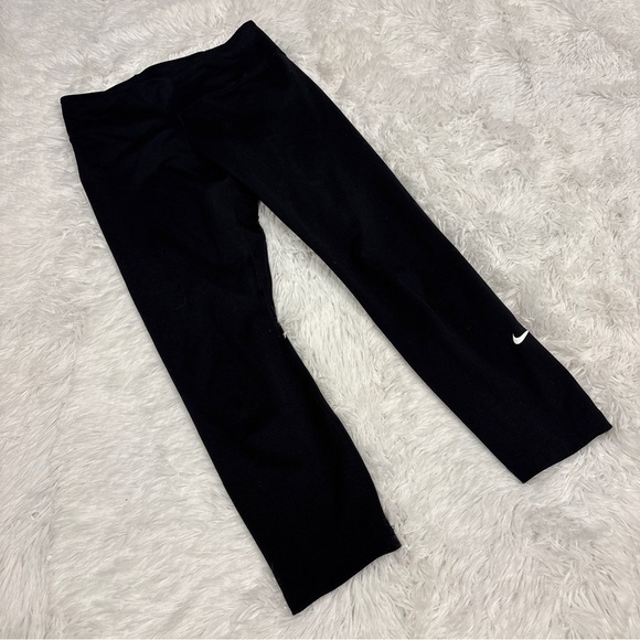 Nike One Women’s Mid-Rise Crops Capri Black Size Small - Picture 3 of 12